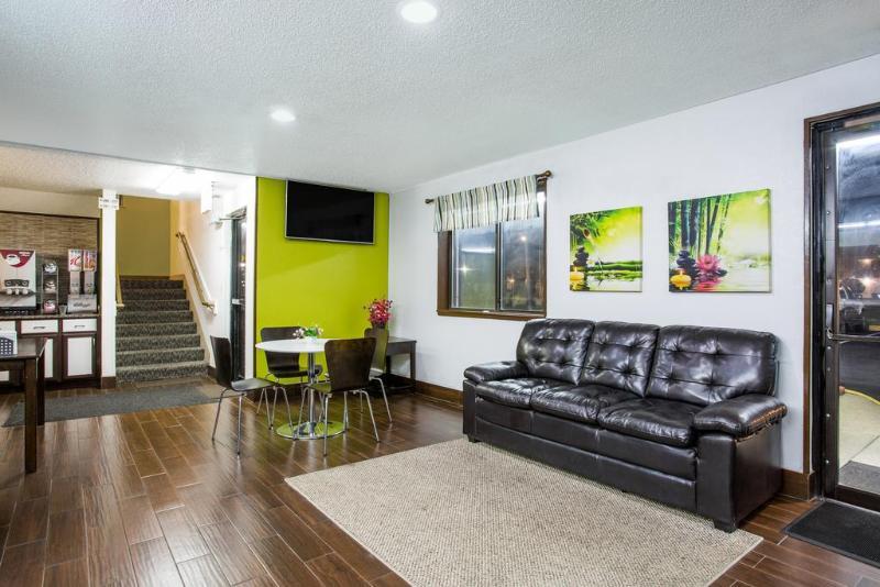 Econo Lodge Franklin Екстериор снимка
