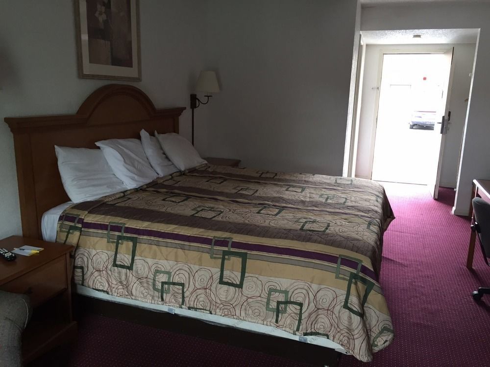 Econo Lodge Franklin Екстериор снимка